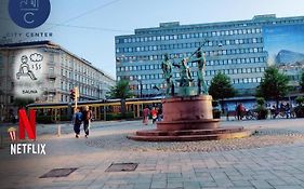 2 Steps From Helsinki Railway Stationシ